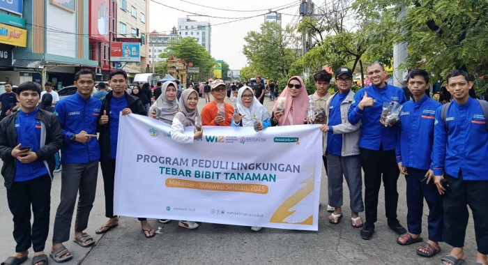 Aksi Hijau: Sekolah Dai, WIZ, DLH, dan BPTH Wilayah II Tebar 200 Bibit Pohon di CFD Makassar