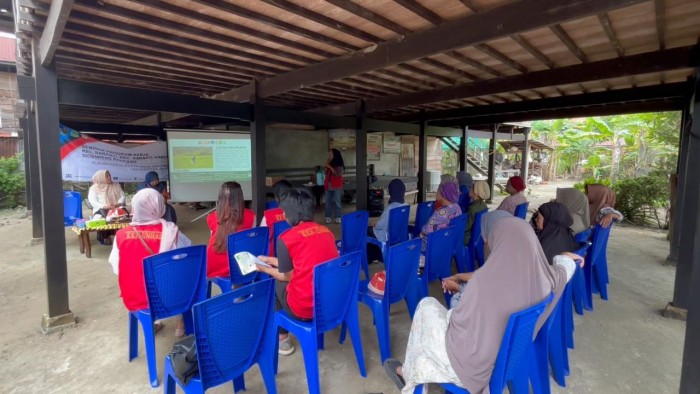 Mahasiswa UNHAS Kenalkan Teknologi Tepat Guna: Ubah Limbah Dapur Jadi Pupuk Organik di Baranti