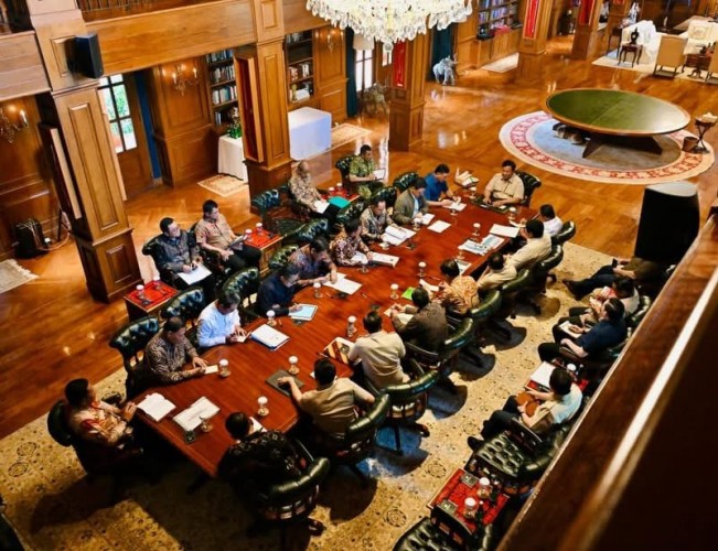 Presiden Prabowo Pimpin Ratas Bahas Percepatan Penanganan Bencana dan Kesiapan Libur Nataru