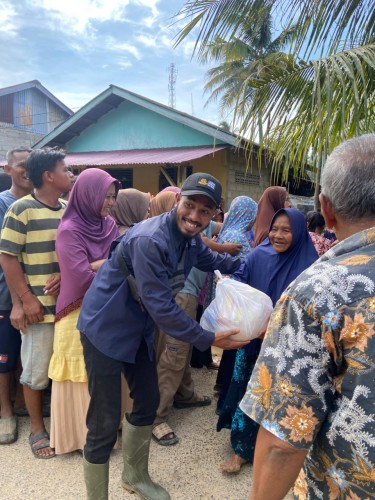 Laznas Dewan Dakwah Salurkan Bantuan Tahap Kedua ke Korban Banjir dan Longsor Sibolga