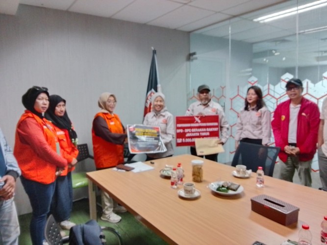 DPD dan DPC GR Jakarta Timur Serahkan Donasi Melalui Bagana GR
